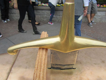 Churros_3 Disneyland Food Churros 3