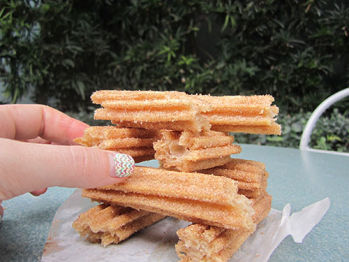 Disneyland Food Churros 4
