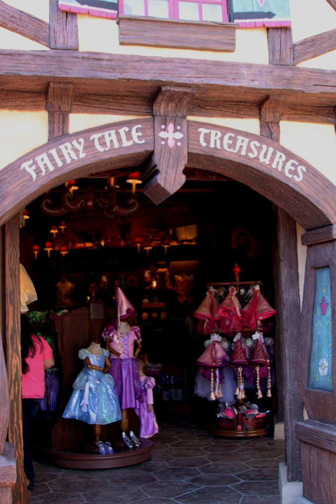Fantasy_Faire_6 disney princess clothing at fantasy faire